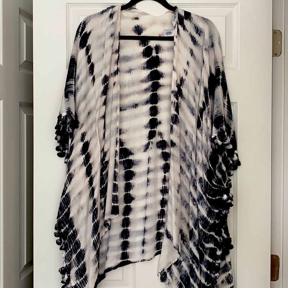 Exclusive Michael Stars Beach Cover. NEW never worn-Exquisite 🖤 One size